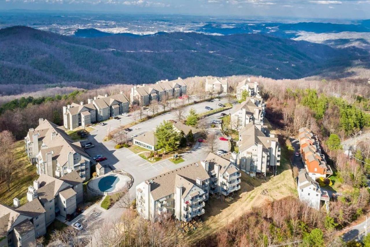 Sky High Views!!-Peak Mountaintop-Outdoor Pool-Close To Downtown-Private Balcony-Wifi-Cable Гатлинбург Экстерьер фото