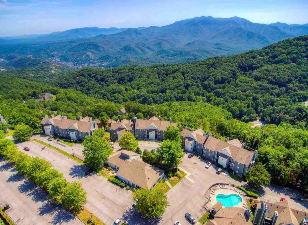Sky High Views!!-Peak Mountaintop-Outdoor Pool-Close To Downtown-Private Balcony-Wifi-Cable Гатлинбург Экстерьер фото