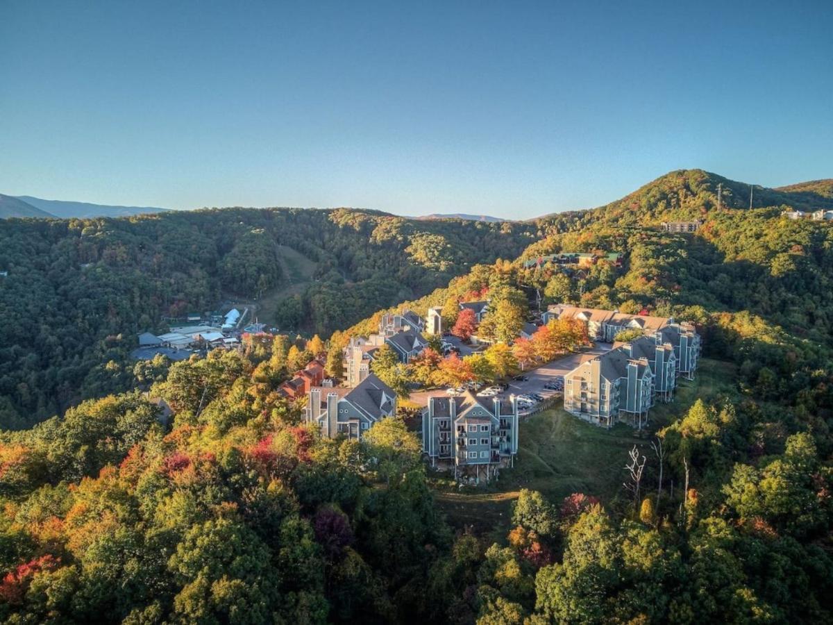 Sky High Views!!-Peak Mountaintop-Outdoor Pool-Close To Downtown-Private Balcony-Wifi-Cable Гатлинбург Экстерьер фото