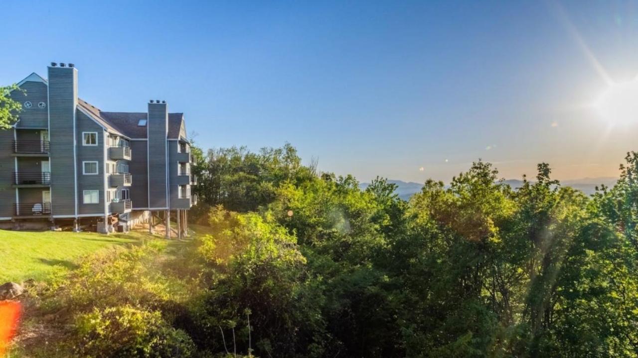 Sky High Views!!-Peak Mountaintop-Outdoor Pool-Close To Downtown-Private Balcony-Wifi-Cable Гатлинбург Экстерьер фото